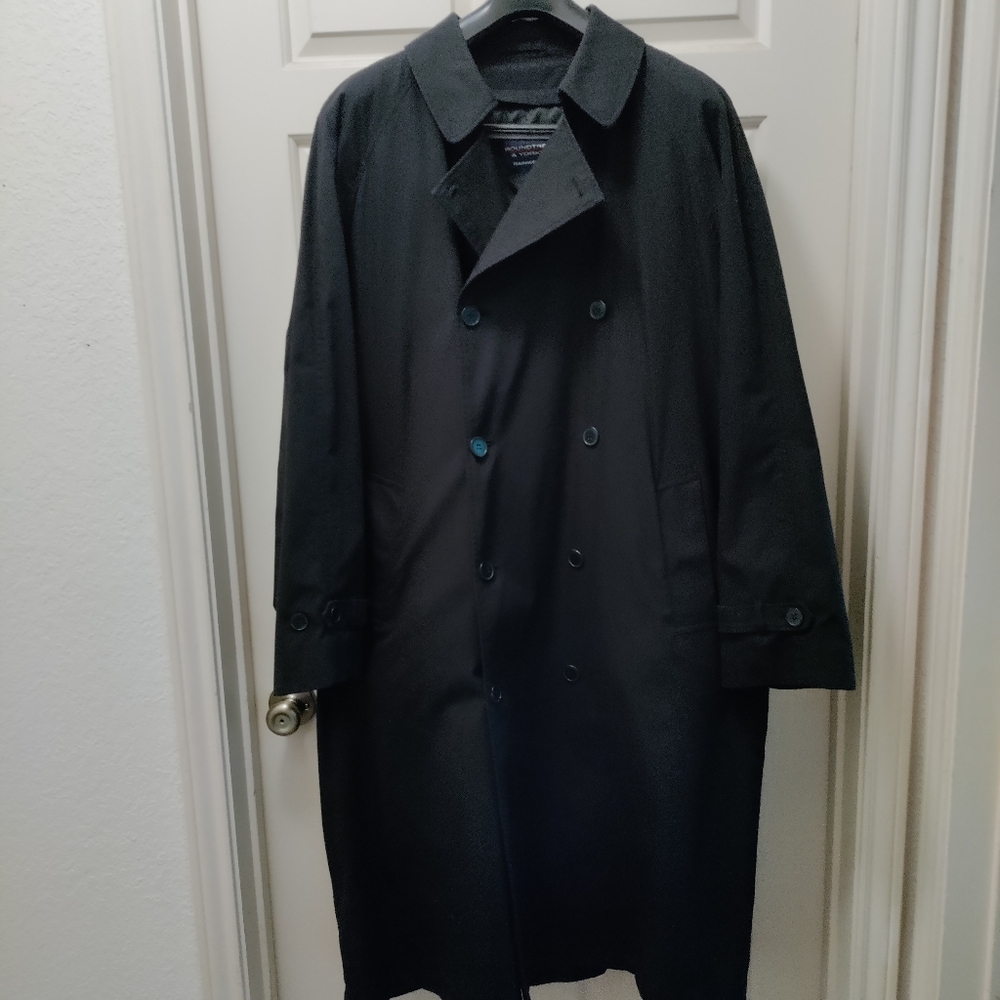 Men's Roundtree & Yorke Rainwear suit jacket